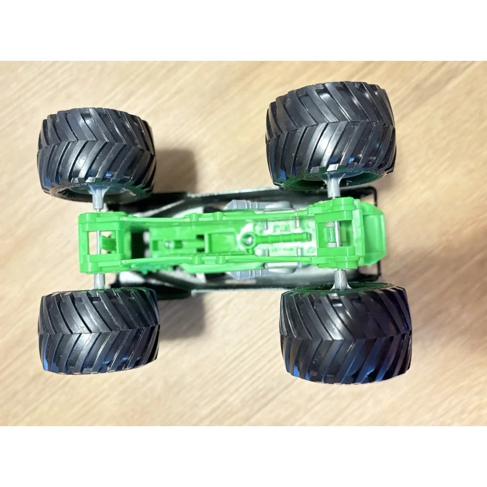 Monster Jam GRAVE DIGGER 40th Anniversary Monster Truck Series 20